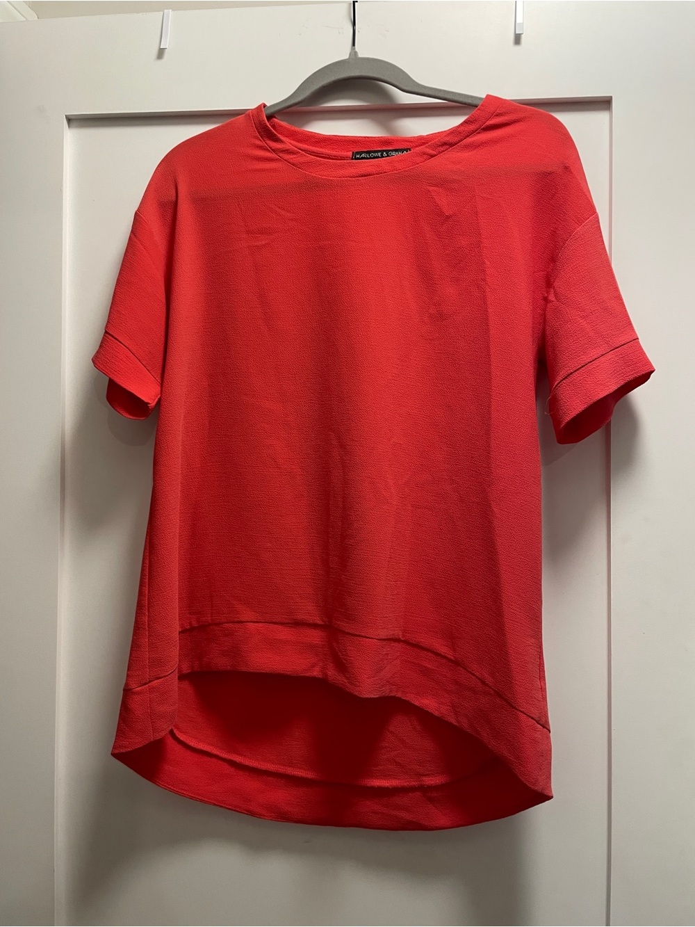 Gibson Latimer Coral-Red Short Sleeve Crew Neck High-Low Tee